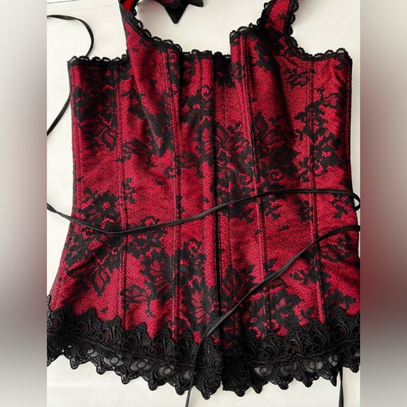 Fredericks of Hollywood Red Lace Corset, size 38 - Picture 5 of 9
